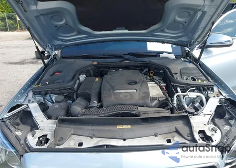 2017 Mercedes-Benz E 300 4Matic z USA, uszkodzony, nr VIN WDDZF4KB6HA202817